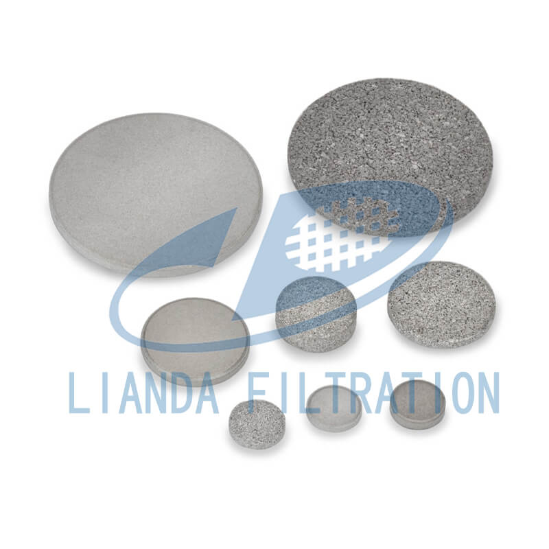 Porous metal filter disc