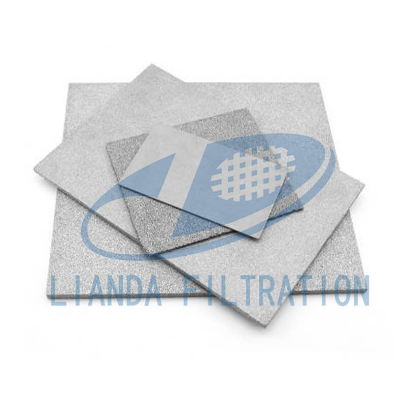 Sintered stainless steel filter plate